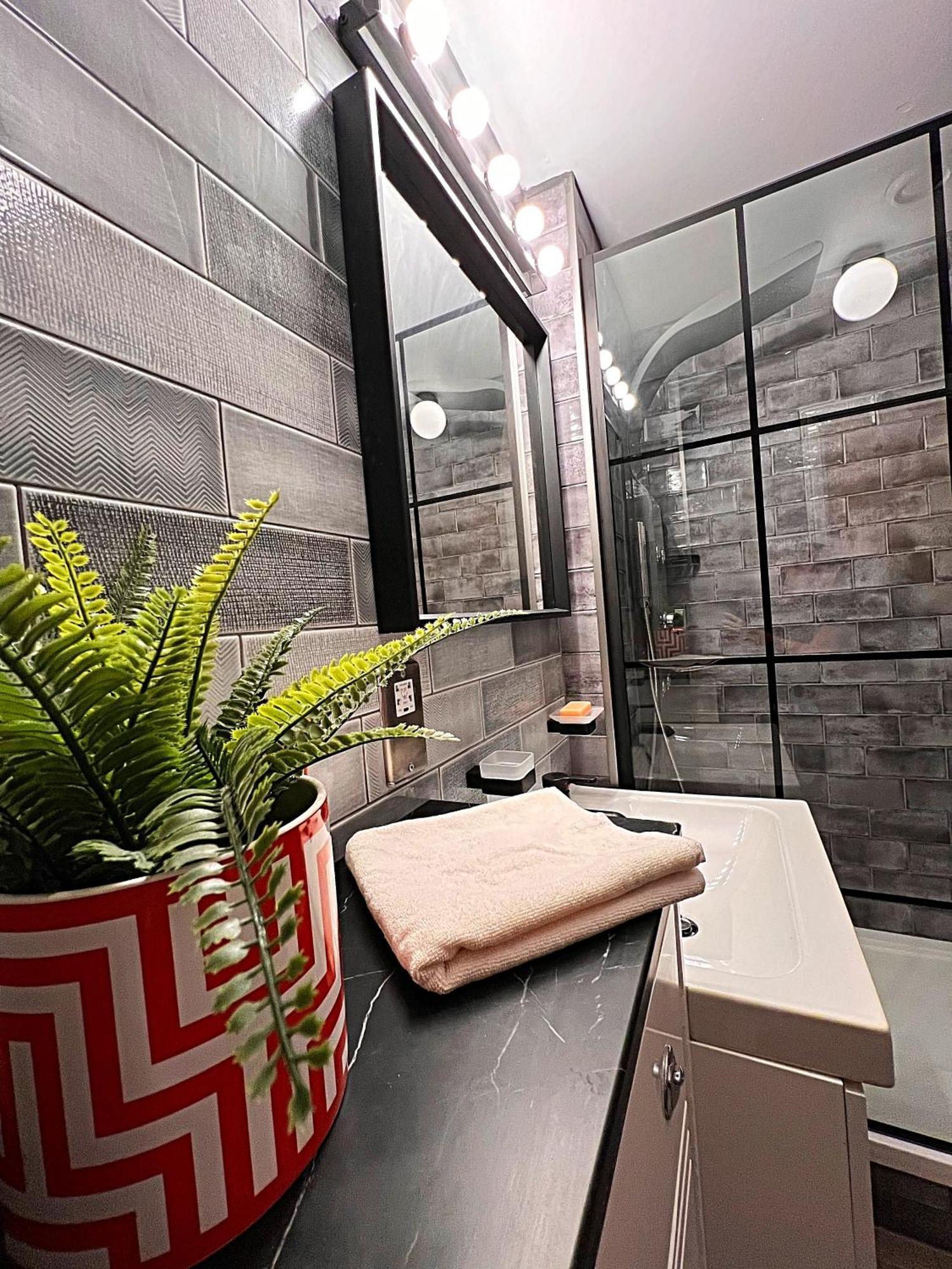 Latitude Chinatown Central Apartment Бирмингам Екстериор снимка